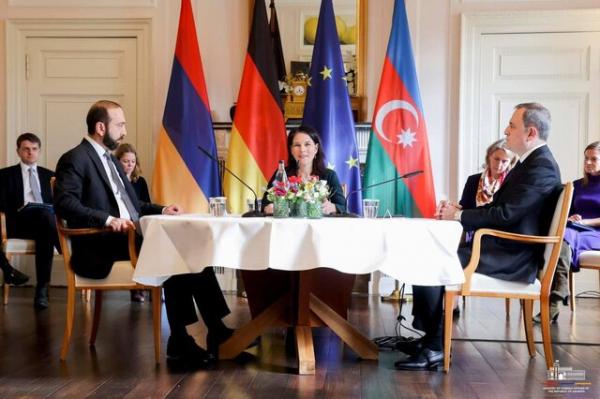 جمهوری آذربایجان و ارمنستان,مذاکرات صلح ارمنستان و آذربایجان در برلین