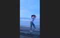 فیلم/ حرکات نمایشی تمرینی زهرا کیانی قهرمان رشته تالو در کنار دریا
