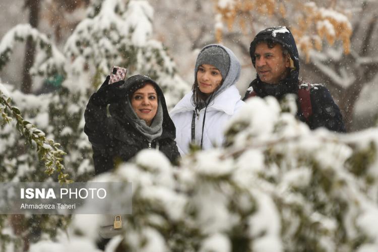 تصاویر اولین برف زمستانی اصفهان,عکس های بارش برف در اصفهان,تصاویر براش برف اصفهان