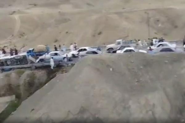 حوادث سیستان و بلوچستان,تصادف 4 خودرو در جنوب سیستان و بلوچستان