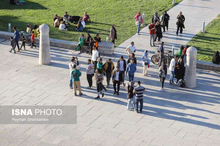 تصاویر نوروز در میدان نقش جهان اصفهان,عکس عید نوروز در اصفهان,تصاویری از مسافران نوروزی در اصفهان