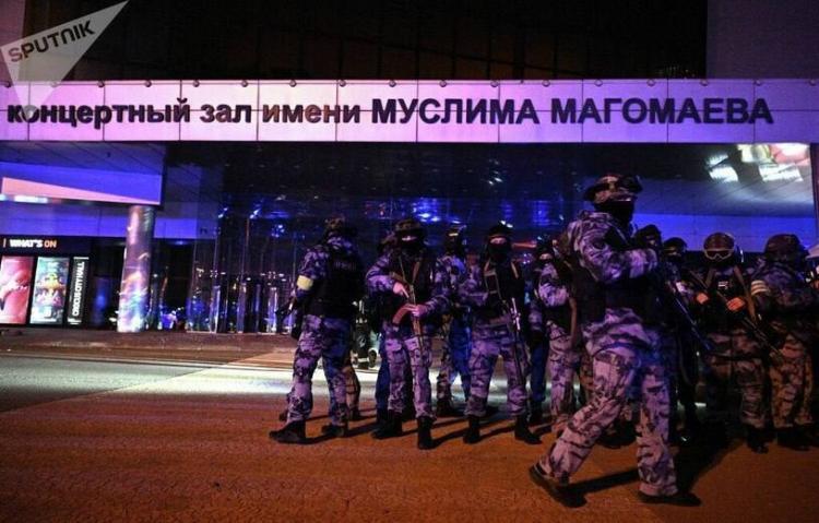 تصاویر حمله تروریستی به سالن کنسرت در مرکز تجاری در حومه مسکو,عکس های حمله تروریستی به مسکو,تصاویری از حمله داعش به یک سالن کنسرت در روسیه