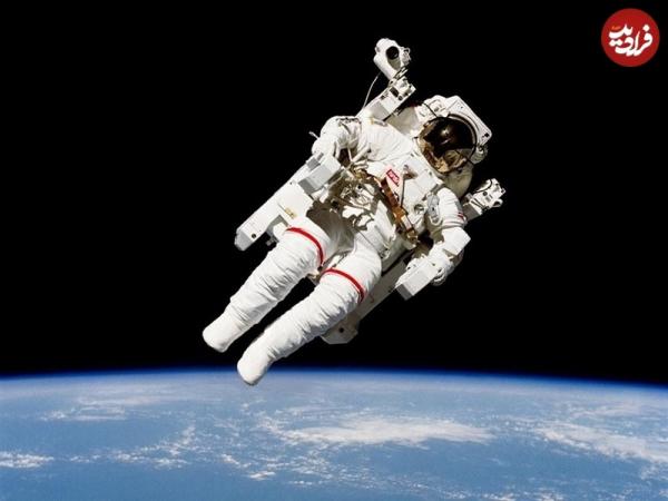 اولین پرواز یک‌نفرۀ انسان در فضا, راه رفتن انسان روی ماه