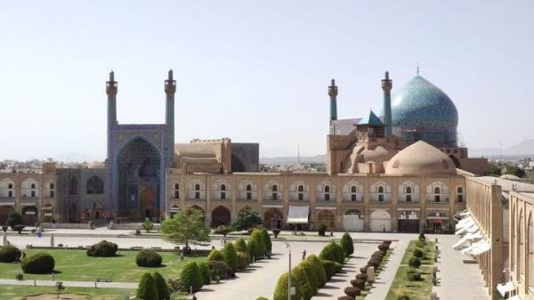 مسجد امام,ریزش کاشی‌های پایین گنبد مسجد امام اصفهان