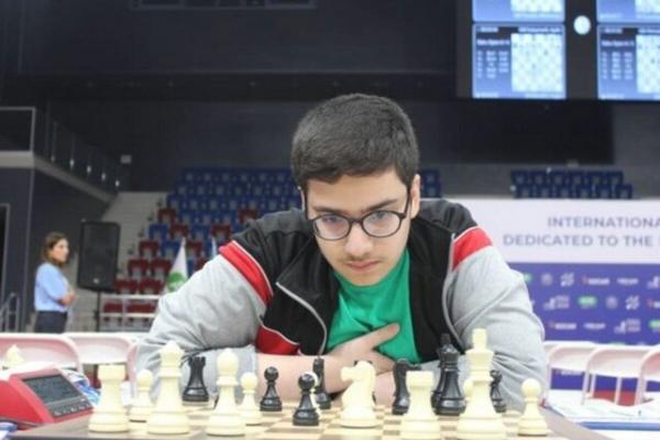 سینا موحد,شطرنج‌باز ۱۴ ساله ایرانی