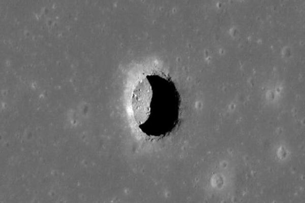 ماه,کشف یک غار گدازه‌ای زیر سطح ماه