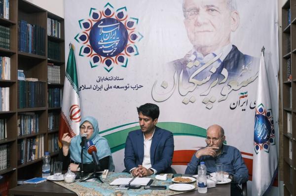آذر منصوری و بهزاد نبوی,نشست ستاد انتخاباتی حزب توسعه ملی