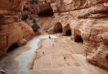 عربستان,منظرۀ خیال‌انگیز زمین‌های بسکتبال در بیابان‌های عربستان