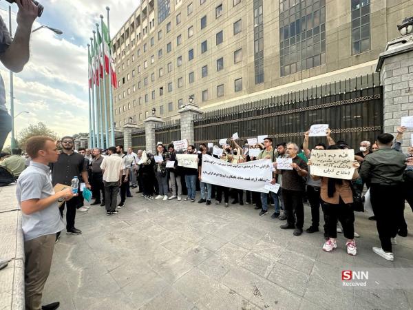 ادامه اعتراضات به شهریه‌های نجومی دانشگاه آزاد,تجمع دانشجویان معترض مقابل مجلس