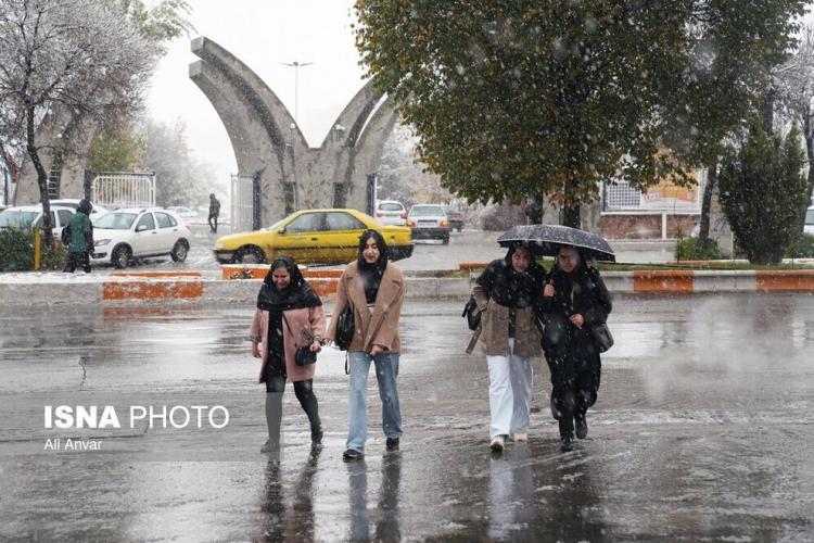 تصاویر بارش اولین برف پاییزی در برخی از شهرهای ایران,عکس های بارش برف در آبان 1403,تصاویر بارش برف پاییزی در ایران