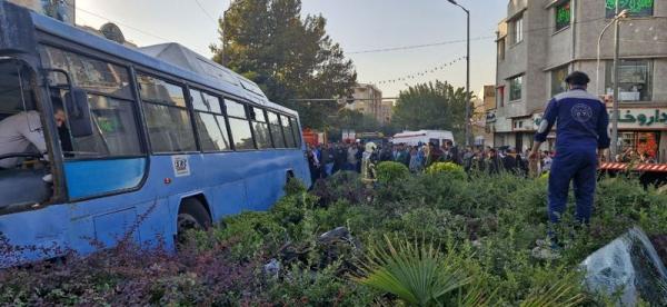 حوادث تهران,برخورد اتوبوس شهری با ساختمان در خیابان جمهوری تهران