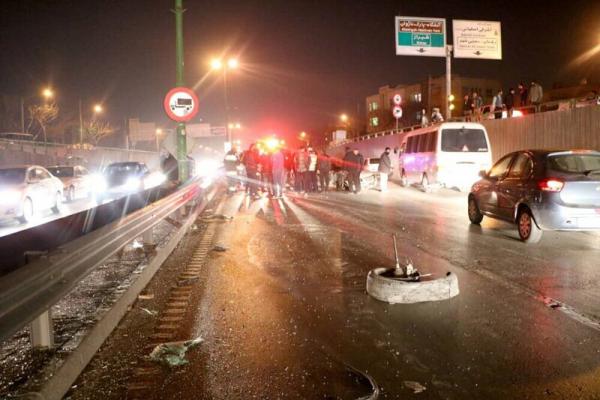 حوادث تهران, سقوط مینی‌بوس به دره در بزرگراه خرازی تهران