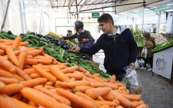 رشد عجیب قیمت خیار و گوجه‌فرنگی,تورم در ایران