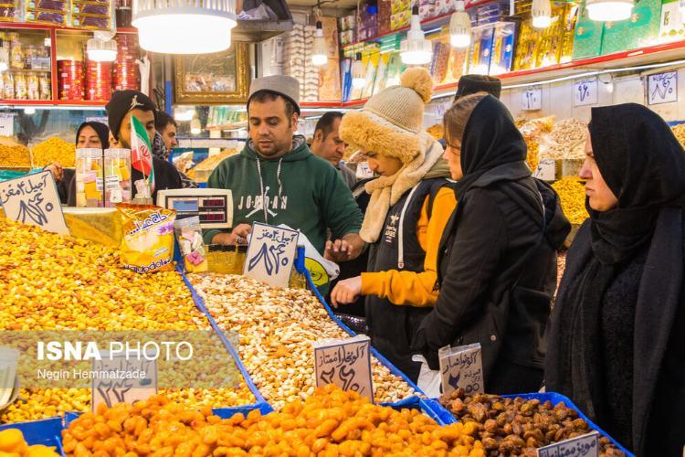 تصاویر بازار شب یلدا در تهران,عکس های خرید شب یلدای 1403 در تهران,تصاویر خرید شب یلدا آذر 1403