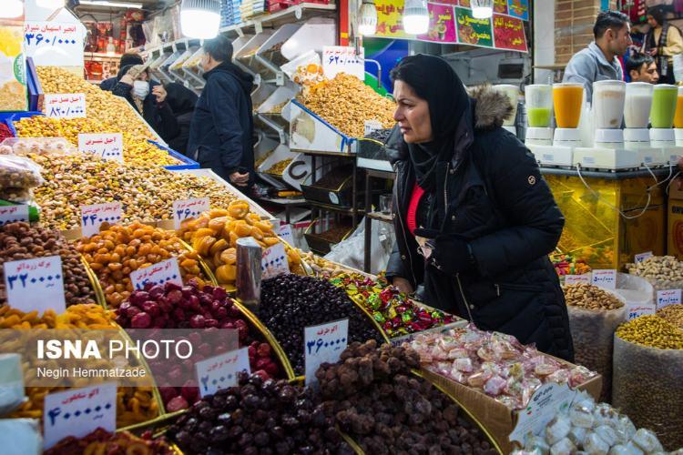 تصاویر بازار شب یلدا در تهران,عکس های خرید شب یلدای 1403 در تهران,تصاویر خرید شب یلدا آذر 1403