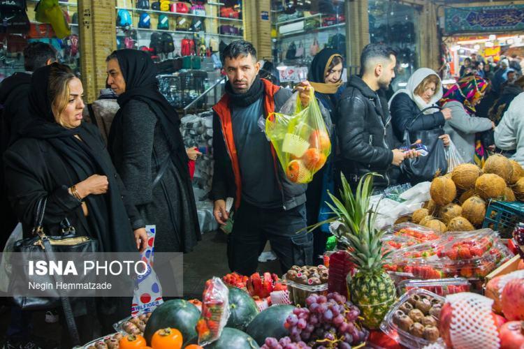 تصاویر بازار شب یلدا در تهران,عکس های خرید شب یلدای 1403 در تهران,تصاویر خرید شب یلدا آذر 1403