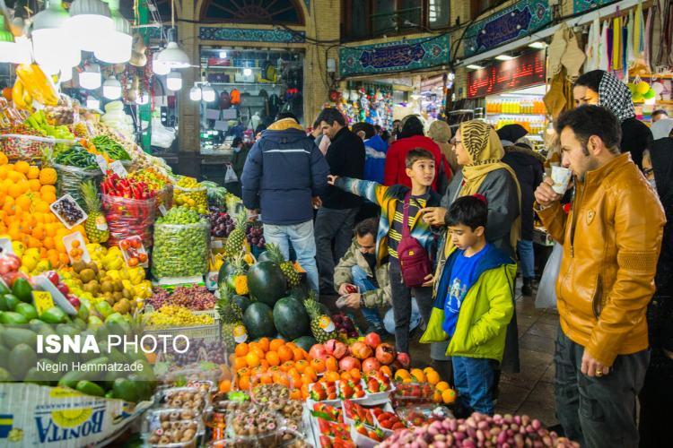 تصاویر بازار شب یلدا در تهران,عکس های خرید شب یلدای 1403 در تهران,تصاویر خرید شب یلدا آذر 1403