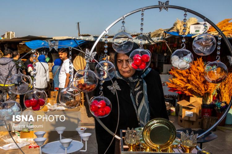 تصاویر بازار گل محلاتی در روزهای پایانی ۱۴۰۳,عکس هایی از بازار گل محلاتی در روزهای پایانی ۱۴۰۳,تصاویر بازار گل و گیاه محلاتی