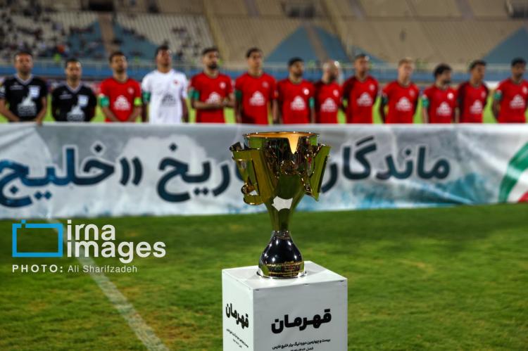 تصاویر قهرمانی تراکتور در لیگ برتر فوتبال ایران تصاویر قهرمانی تراکتور در لیگ برتر فوتبال ایران,تصاویر جشن قهرمانی تراکتور,تصاویر اهدای جام به تیم تراکتور