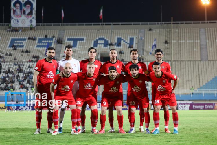 تصاویر قهرمانی تراکتور در لیگ برتر فوتبال ایران تصاویر قهرمانی تراکتور در لیگ برتر فوتبال ایران,تصاویر جشن قهرمانی تراکتور,تصاویر اهدای جام به تیم تراکتور