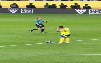 فیلم | عصبانیت شدید رونالدو از بازیکنان النصر: هنگام گلزنی الاتحاد خواب بودید!