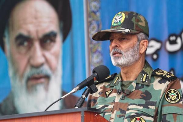 سرلشکر محمد پاکپور و سرلشکر موسوی سرلشکر محمد پاکپور و سرلشکر موسوی,فرمانده کل سپاه و رئیس ستاد کل نیروهای مسلح
