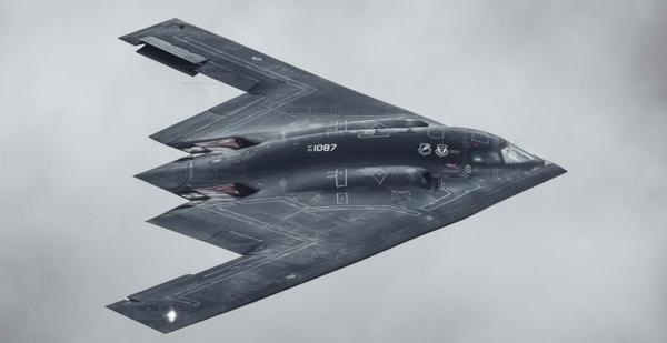 بمب افکن بمب افکن,ورود شش فروند بمبافکن B-2 نیروی هوایی آمریکا به جزیره گوام