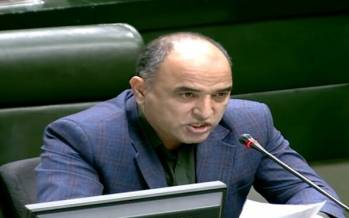 انتقاد تند یک نماینده مجلس از اظهارات همتی و میرسلیم: عدهای در داخل با اظهارنظرهای بیجای خود به نظام ضرباتی میزنند عبدالحکیم آق ارکاکلی,انتقاد تند یک نماینده مجلس از اظهارات همتی و میرسلیم