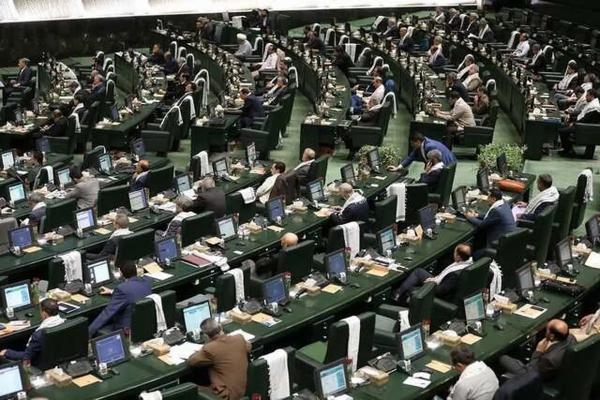 مجلس مجلس,حمله تند روزنامه جمهوری اسلامی به مجلس
