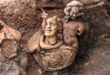 مجسمه,کشف مجسمه‌های خدایان و ظروفی به شکل بز در یک قلعۀ باستانی