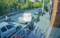 فیلم | موبایل‌قاپی جلوی سفارت فرانسه در تهران