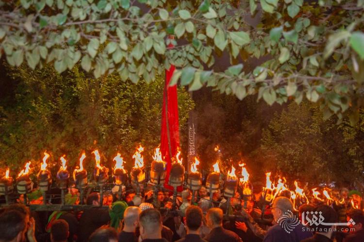 تصاویر آیین مشعل گردانی نجفی های مقیم قم تصاویر آیین مشعل گردانی نجفی های مقیم قم,عکس های آیین مشعل گردانی نجفی های مقیم قم,تصاویر عزاداری محرم در قم