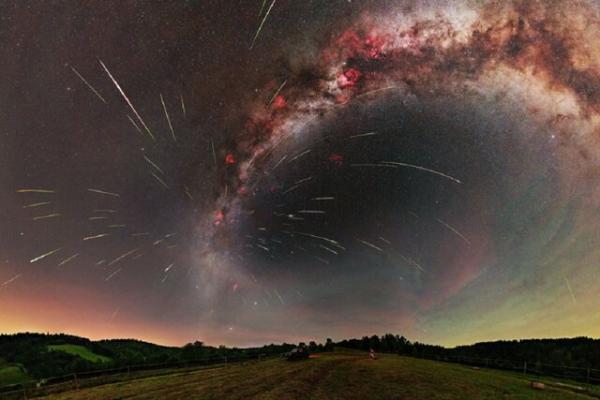 عکس روز ناسا از بارش شهابی برساوشی,بارش شهابی برساوشی