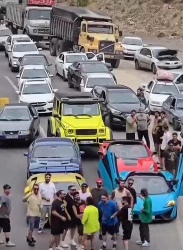 جاده فیروزکوه,ماشین های لوکس در جاده فیروزکوه