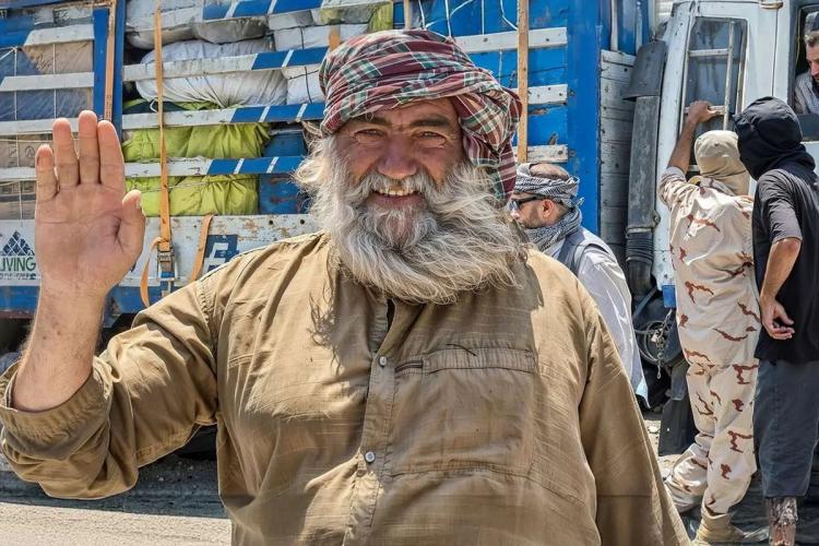 تصاویر افغانستانی ها در مرز,تصاویر انتقال اثاثیه اتباع افغانستانی,عکس‌ها از اسباب‌کشی مهاجران افغان