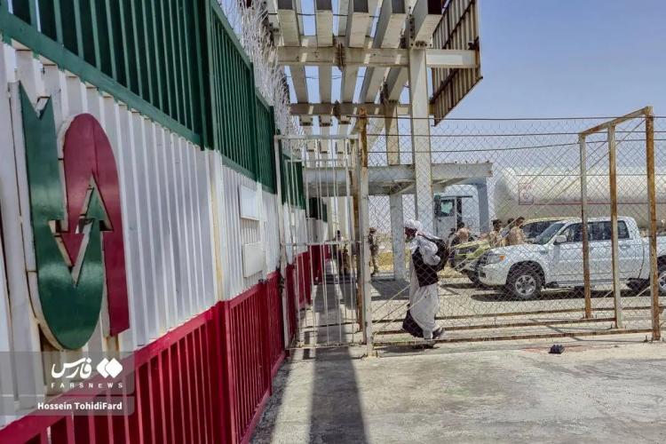 تصاویر افغانستانی ها در مرز,تصاویر انتقال اثاثیه اتباع افغانستانی,عکس‌ها از اسباب‌کشی مهاجران افغان