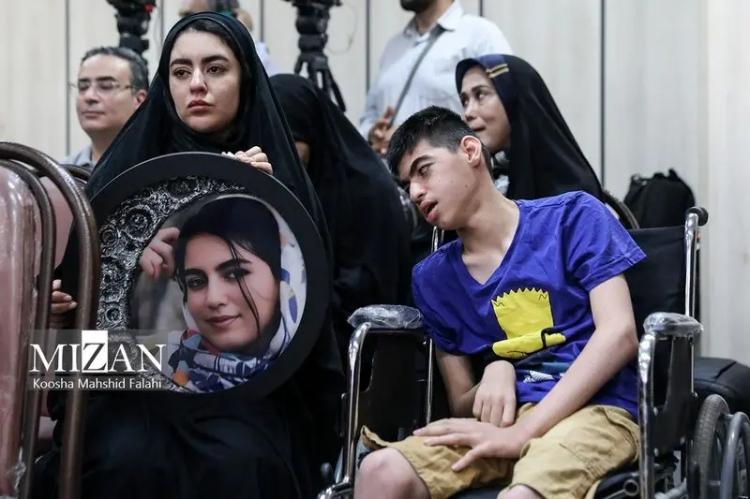 تصاویر دادگاه قاتل الهه حسین‌نژاد,تصاویری از دادگاه قاتل الهه حسین‌نژاد,عکس های مادر الهه حسین نژاد