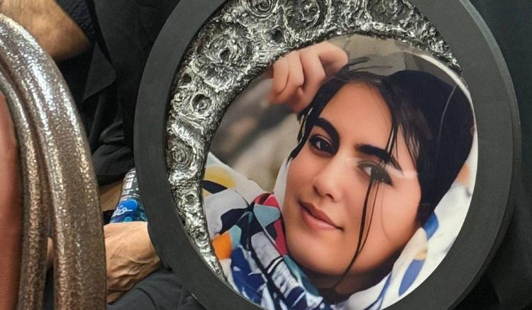 تصاویر دادگاه قاتل الهه حسین‌نژاد,تصاویری از دادگاه قاتل الهه حسین‌نژاد,عکس های مادر الهه حسین نژاد