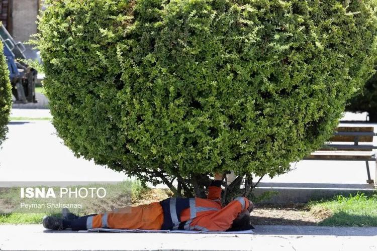 ,تصاویر هوای داغ تهران تابستان 1404,عکس‌ها از گرمای شدید تهران,تصاویر هوای تابستان در اصفهان