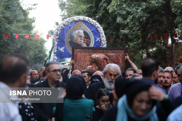 تصاویر تشییع پیکر استاد محمود فرشچیان,عکس های تشییع پیکر استاد محمود فرشچیان در اصفهان,تصاویری از مراسم خاکسپاری محمود فرشچیان