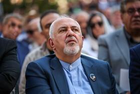 تصاویر تشییع پیکر استاد محمود فرشچیان,عکس های تشییع پیکر استاد محمود فرشچیان در اصفهان,تصاویری از مراسم خاکسپاری محمود فرشچیان