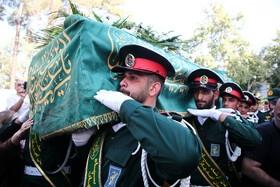 تصاویر تشییع پیکر استاد محمود فرشچیان,عکس های تشییع پیکر استاد محمود فرشچیان در اصفهان,تصاویری از مراسم خاکسپاری محمود فرشچیان