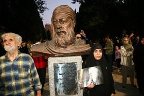تصاویر تشییع پیکر استاد محمود فرشچیان,عکس های تشییع پیکر استاد محمود فرشچیان در اصفهان,تصاویری از مراسم خاکسپاری محمود فرشچیان