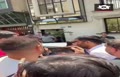 فیلم | تجمع اعتراضی تعدادی از هواداران پرسپولیس مقابل ساختمان باشگاه و شعارهایی علیه درویش