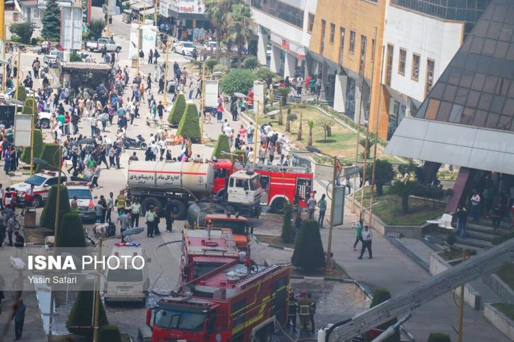تصاویر آتشسوزی مرکز خرید ونوس بندرانزلی تصاویر آتشسوزی مرکز خرید ونوس بندرانزلی,عکسها از آتشسوزی پاساژ ونوس انزلی, تصاویر مهیب آتش سوزی در انزلی