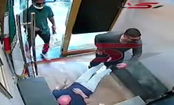 فیلم | سرقت مسلحانه از مغازه سکه و طلا فروشی در خیابان ولیعصر تهران