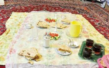 سفره خانوادههای کارگری در اوج تهیبودگی | یکپنجم دستمزد کارگران فقط برای نان خالی هزینه میشود حقوق کارگران,تورم برای کارگران
