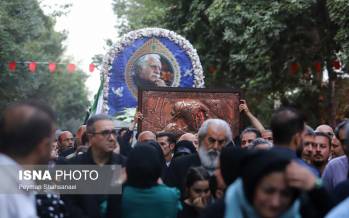 تصاویر تشییع پیکر استاد محمود فرشچیان,عکس های تشییع پیکر استاد محمود فرشچیان در اصفهان,تصاویری از مراسم خاکسپاری محمود فرشچیان