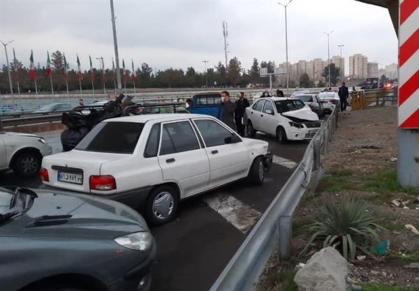 تصادف تصادف,تصادف زنجیرهای اصفهان