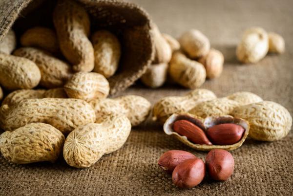 بادام زمینی,کند کردن روند پیری با بادام‌زمینی